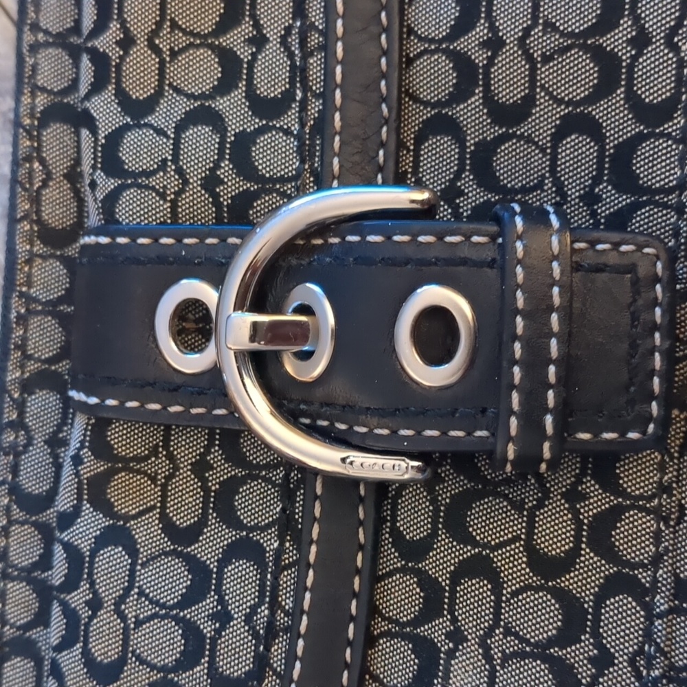 Coach Vintage Soho Signature Buckle Wristlet In Gray And Black - Picture 4 of 6